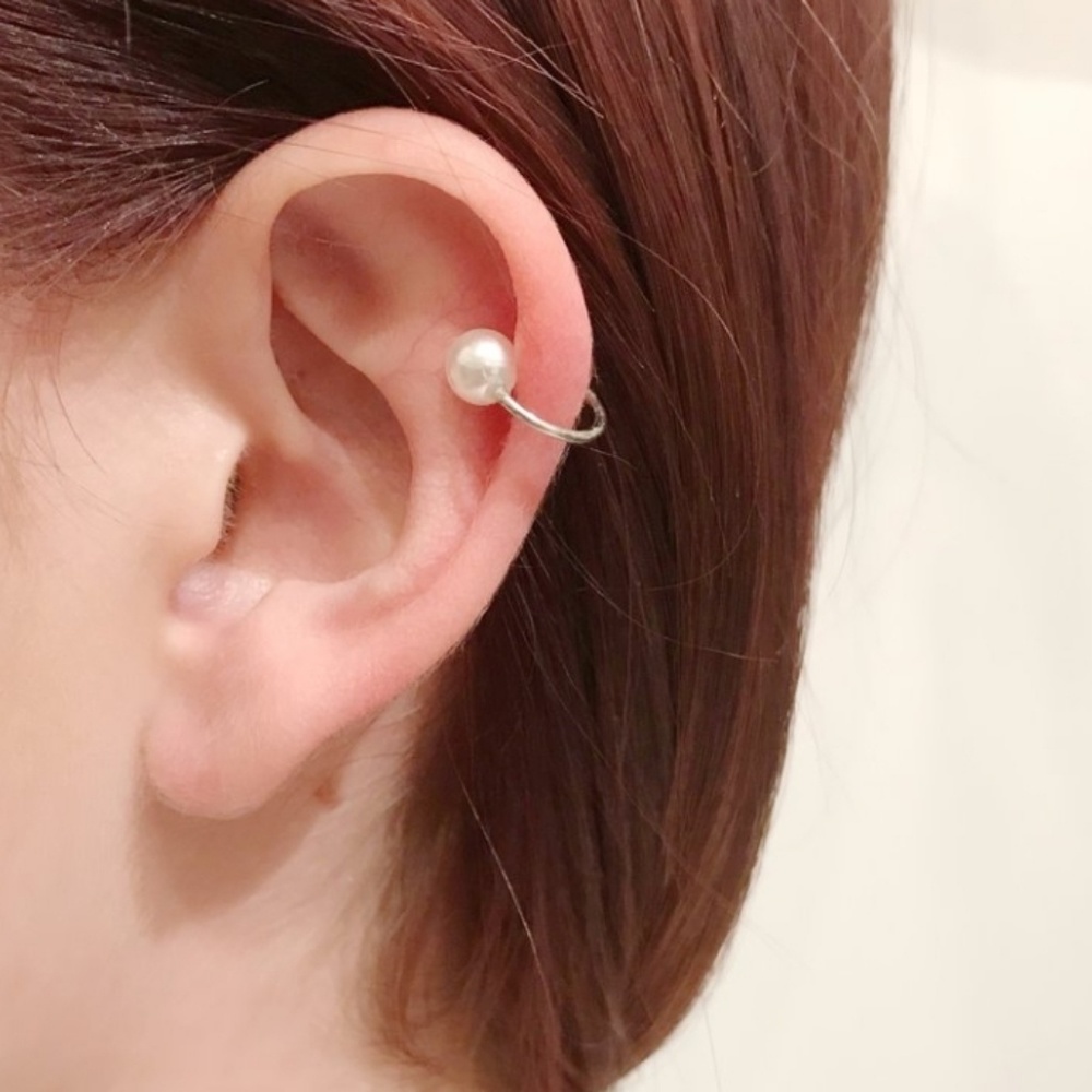 Gorgeous Ear Cuff- 6mm silver tone